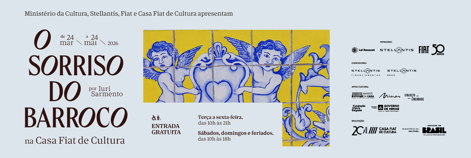 Banner de divulgação da exposição "O Sorriso do Barroco". Fundo azul claro com aplicação de obra de Iuri Sarmento de anjos pintados em azul, com fundo amarelo.