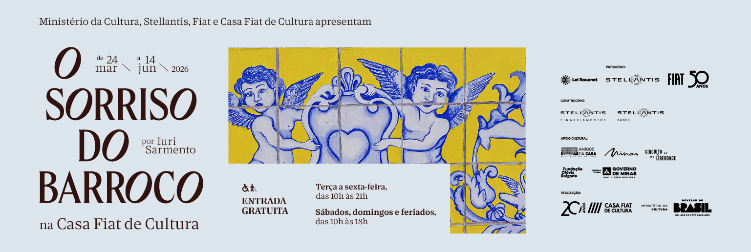 Banner de divulgação da exposição "O Sorriso do Barroco". Fundo azul claro com aplicação de obra de Iuri Sarmento de anjos pintados em azul, com fundo amarelo.